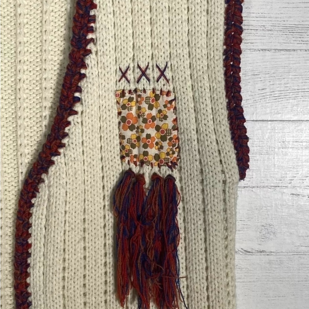 Vintage 70s Beige Knit Sweater Vest Embroidered Fringed - Picture 2 of 6